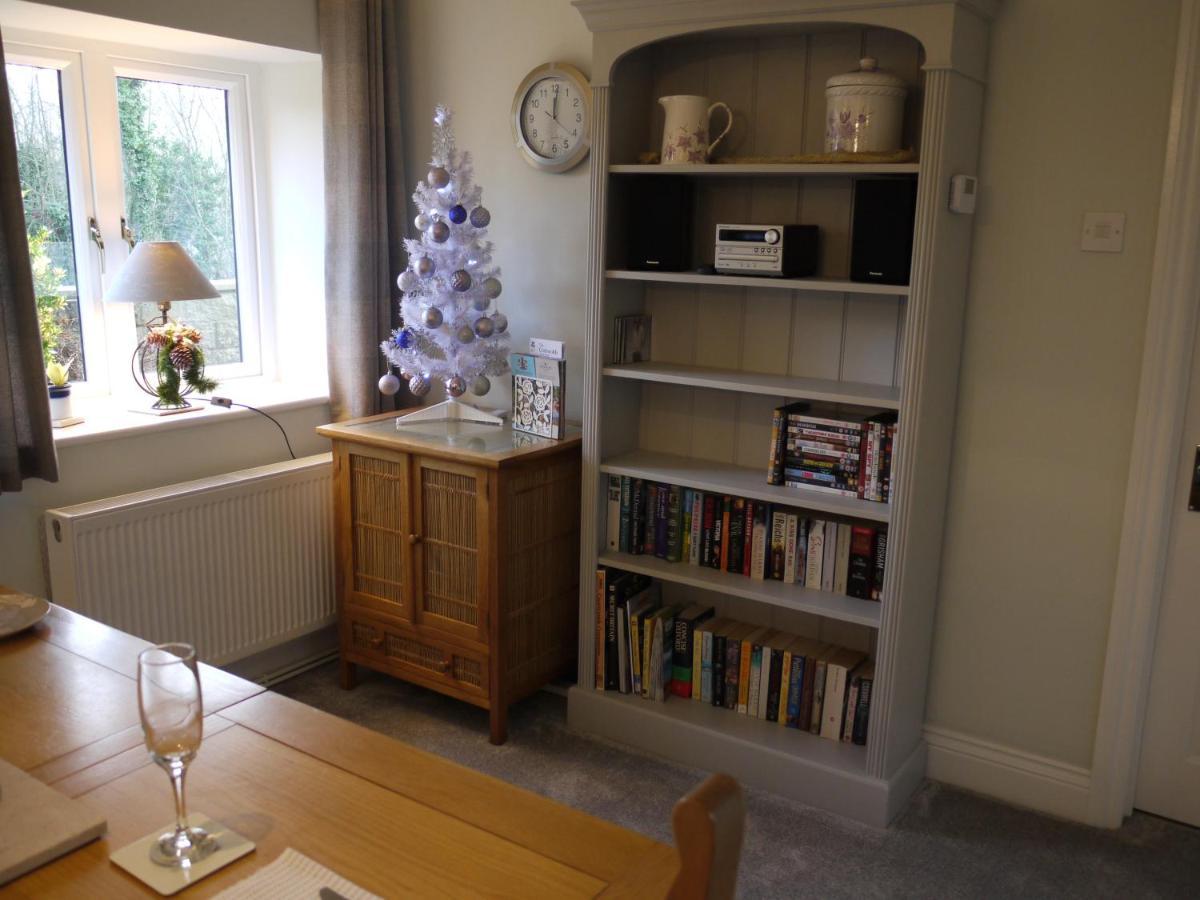 Cosy Stone Cottage, The Bungalow Perrotts Brook Cirencester Zewnętrze zdjęcie